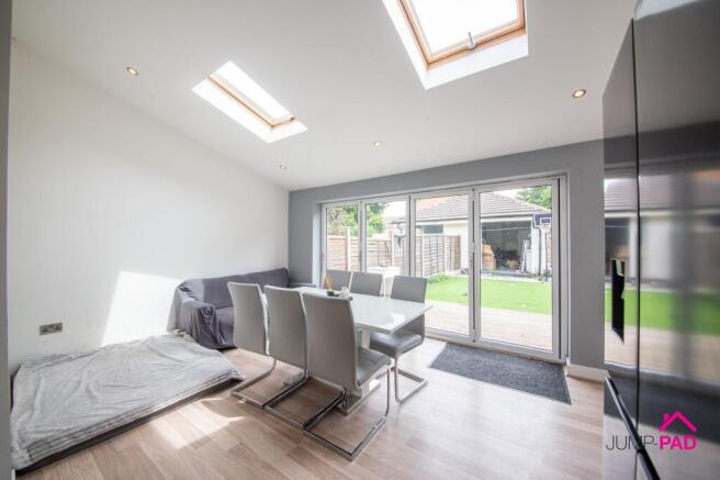 Kitchen / Dining room