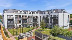 Flat 6, Opus Court, Bay Tree Avenue, Leatherhead KT22 7UG