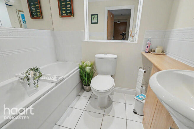 2 bed Apartment for sale in armthorpe