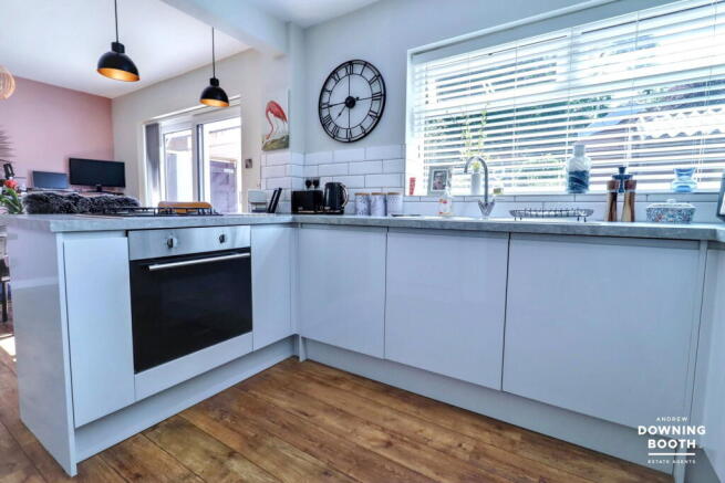 St. Michael Road, Lichfield - Beautiful Family Home photo 4