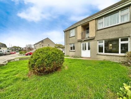 Helston, Ground floor flat close to town centre