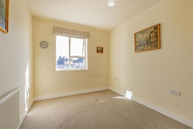 2 bed Apartment for sale Image 12