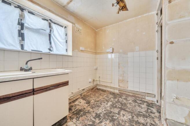 Avon Green, South Ockendon, Essex, RM15 5QJ photo 4