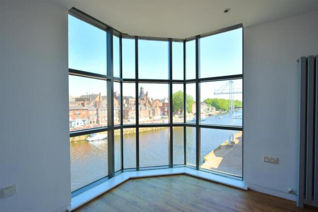 2 bed Apartment to rent Image 5