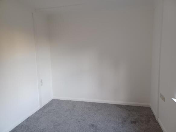 2 bed Ground Flat for sale Image 4