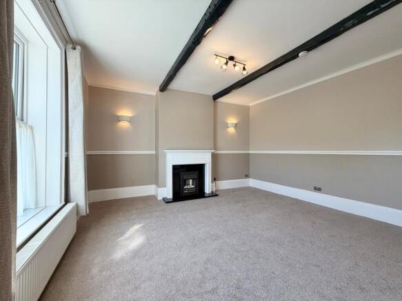 3 bed Terraced to rent Image 5