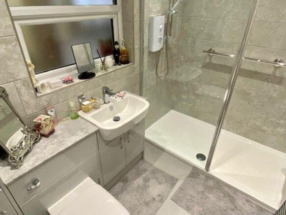 SHOWER ROOM