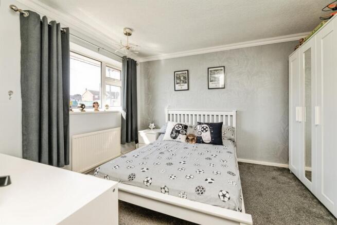3 bed Terraced for sale Image 4