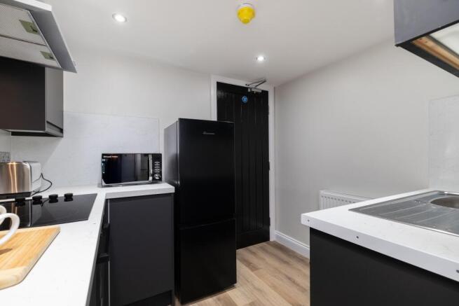 1 bed House Share to rent Image 11