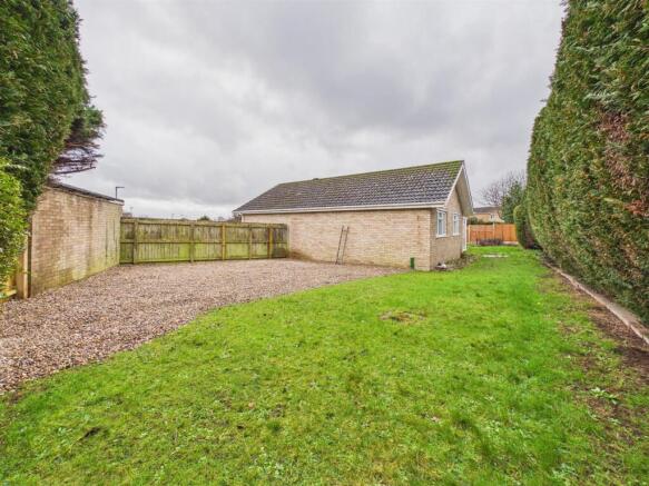 2 bed Detached Bungalow for sale Image 8