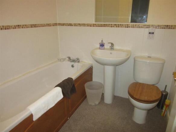 Family Bathroom.JPG