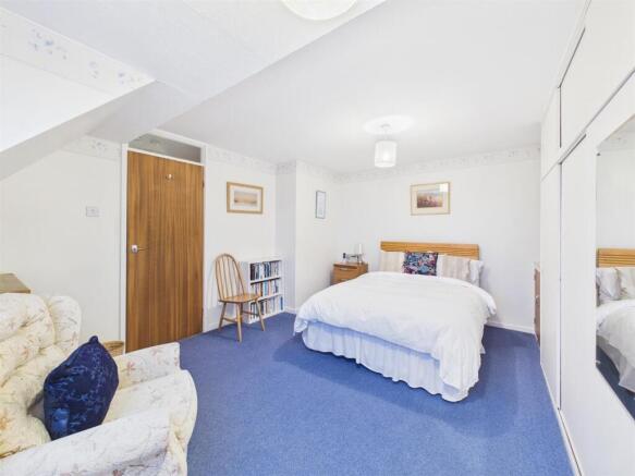 3 bed Semi-Detached for sale Image 11