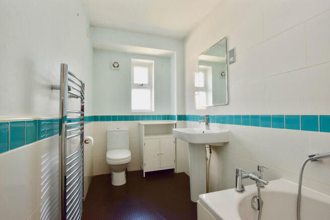 3 bed Terraced to rent Image 7