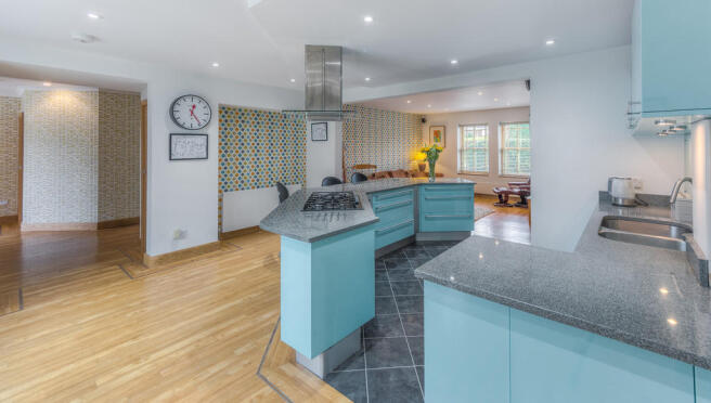 Kitchen/breakfast...