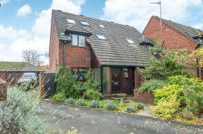 25, Grange Close, Godalming GU7 1XT