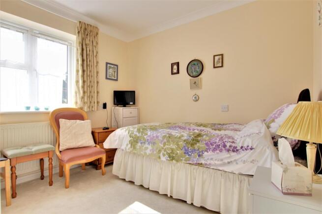 BEDROOM 2