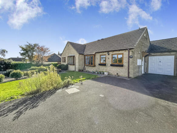 2-bed semi-detached on Moor Park Avenue, Beaumont Park, Huddersfield, Kirklees, £260,000