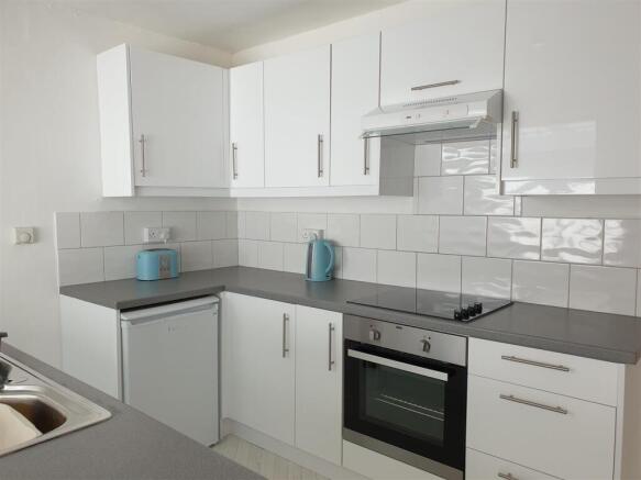 KITCHEN (1).jpg