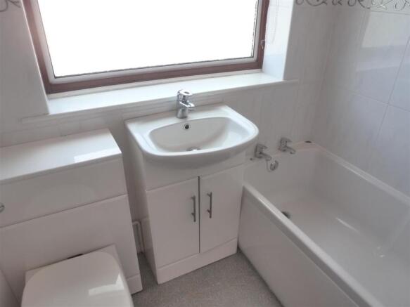 BATHROOM/WC
