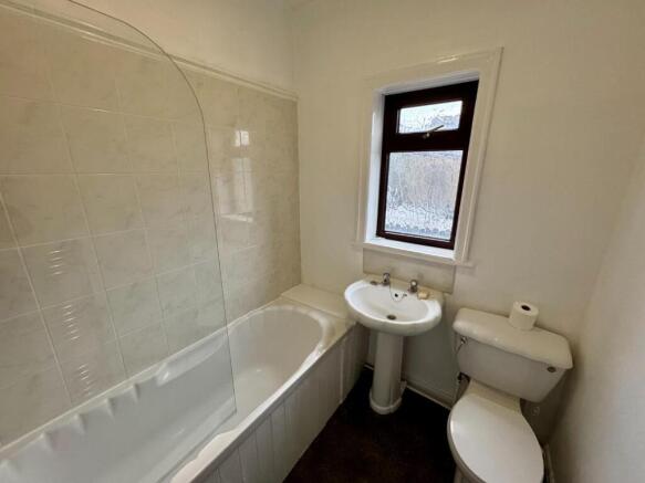 2 bed Terraced to rent Image 4