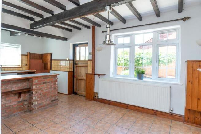 DINING/KITCHEN