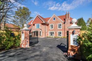 Apartment 1, Hamilton Place, Gregories Road, Beaconsfield HP9 1HL