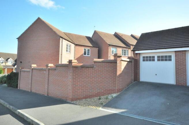 SINGLE GARAGE