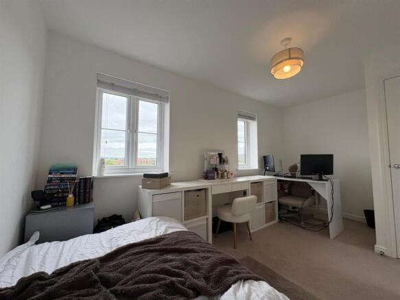 2 bed Semi-Detached for sale Image 8