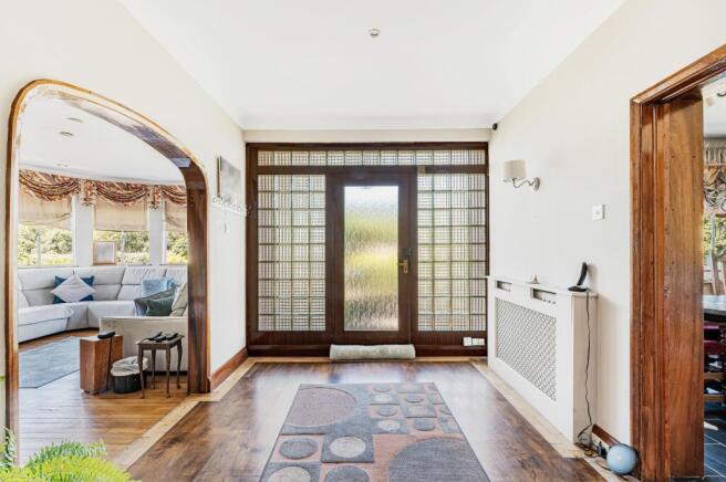 Heath Drive, Romford, RM2 photo 4