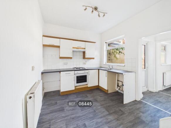 2 bed Terraced to rent Image 6