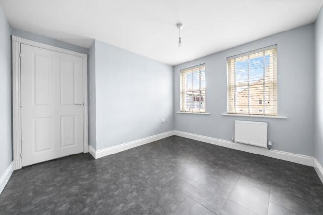 4 bed Semi-Detached for sale Image 11