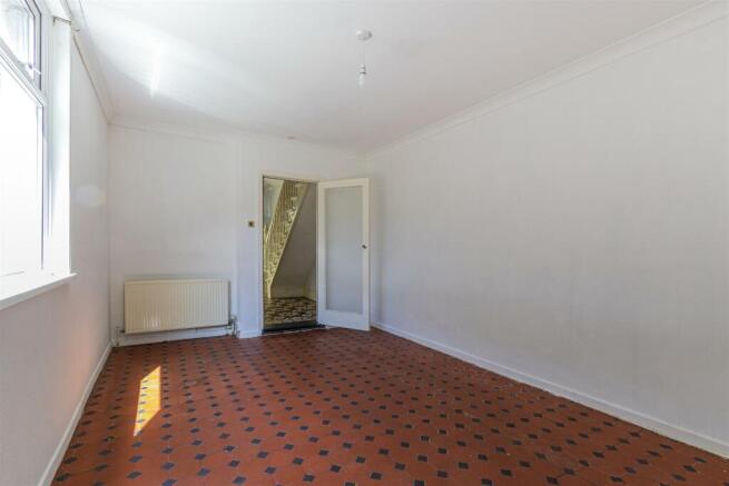 Splott Road 108 (5 of 12).jpg