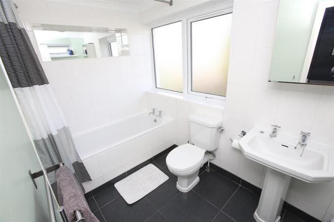 BATHROOM \ WC