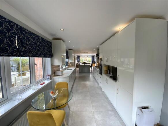 Kitchen/Dining