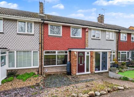 Monmouth Close, Rainham,