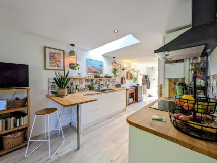 Gover Close, Mount Hawke