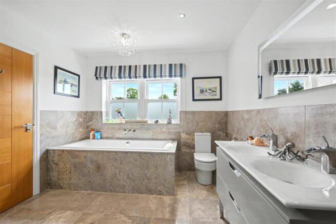 Bathroom (2).jpeg