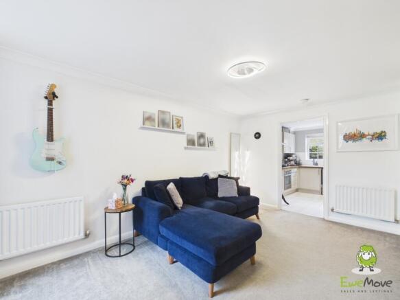 EweMove Estate Agents Basingstoke - Wickham Way -L