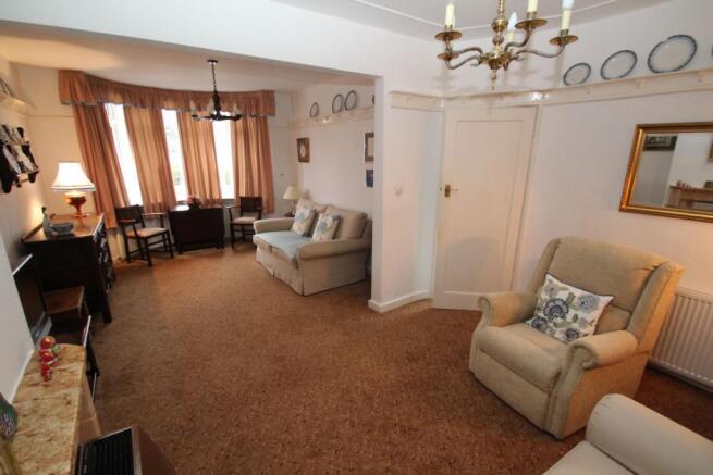 Lounge/Dining Room