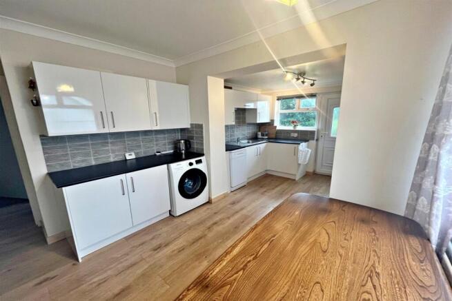 Kitchen/Dining Area