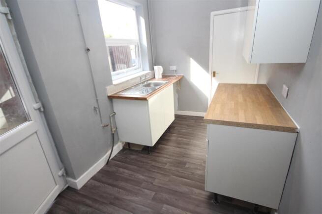 kitchen 2.JPG