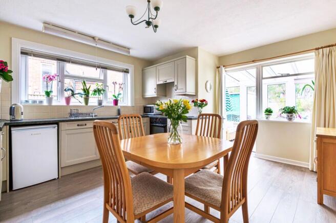 Kitchen / Dining Roo