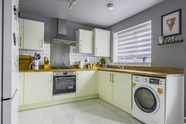 Pochard Way, South Cerney, GL7 photo 4