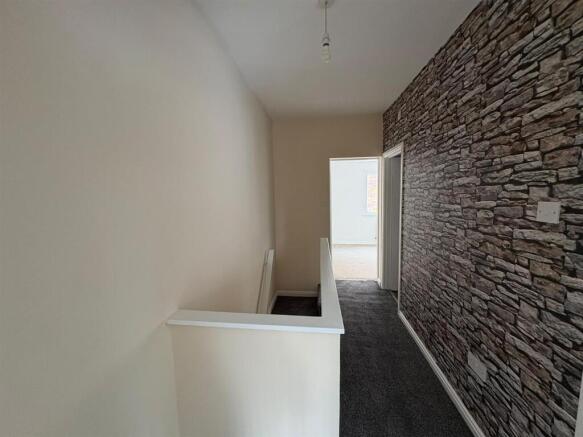 3 bed House to rent Image 9