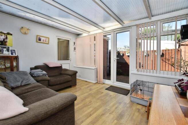 5 bed Detached for sale Image 10