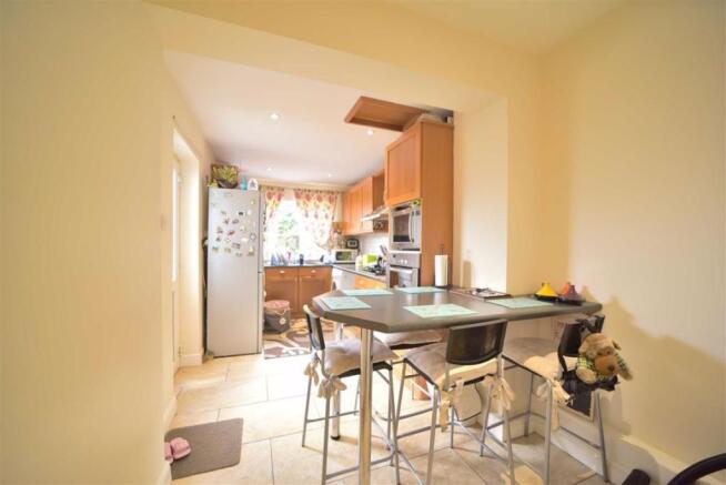 KITCHEN/BREAKFAST ROOM