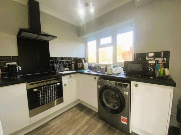 KITCHEN 9'6 x 8'4