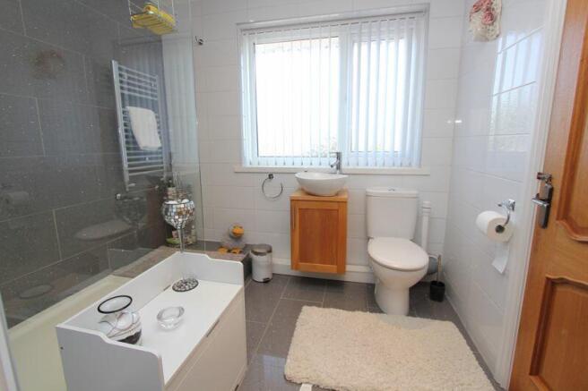 Family Shower Room (Jack & Jill t...