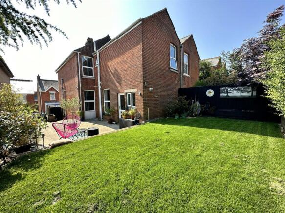 52 Alexandra Road rear.jpg