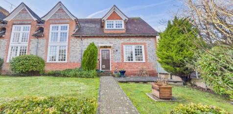 Pangbourne - Walk to train to London & Oxford, shops, restaurants